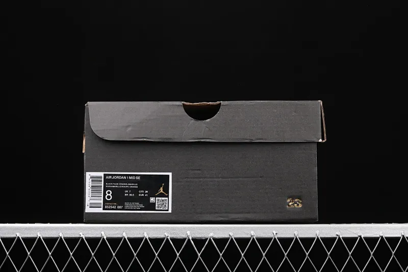 All categories Air Jordan Jordan series basketball shoes Air Jordan 1 Mid Air Jordan 1 Mid SE AJ1 Joe 1 color matching mid-top basketball shoes 852542-087